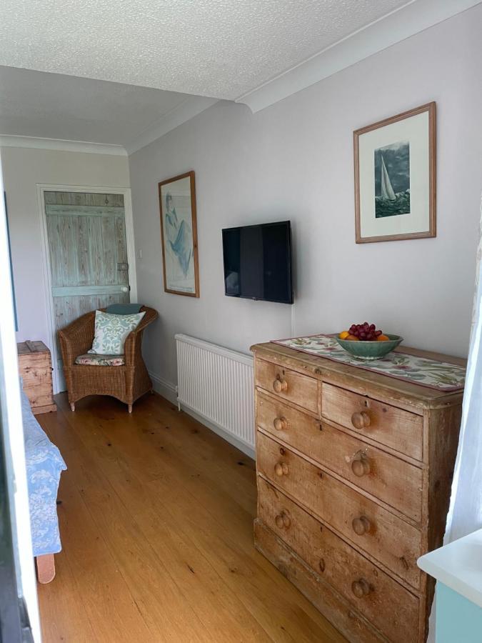 Cliff Top Garden Room Milford on Sea Dış mekan fotoğraf